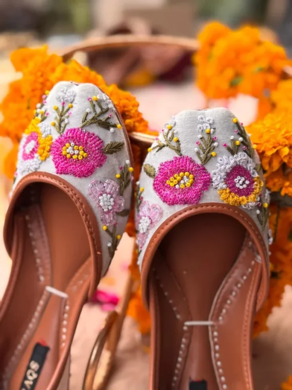 Anarkali khusa