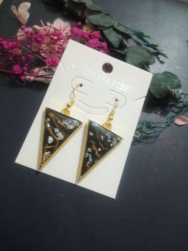 Elegant triangle ear rings