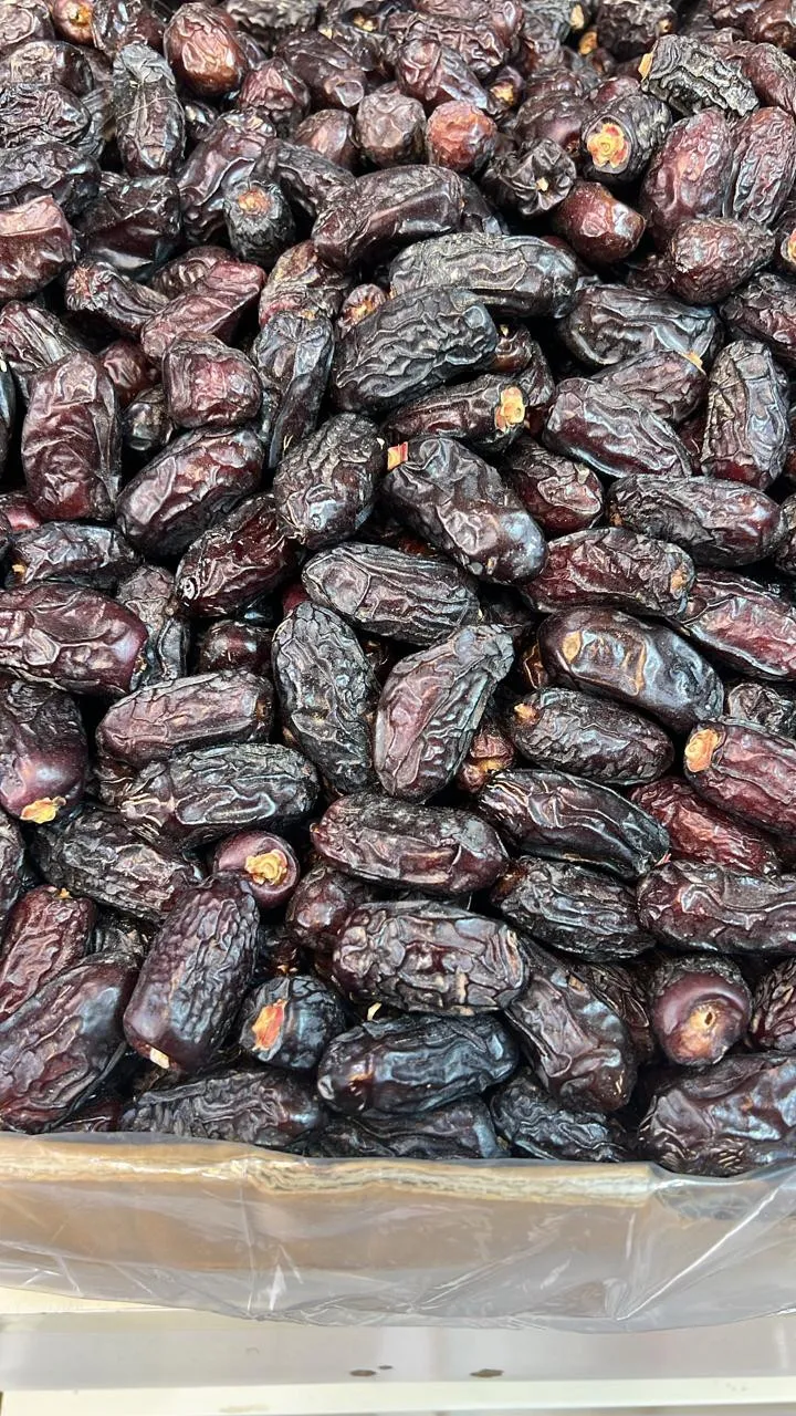 Qalmi Dates