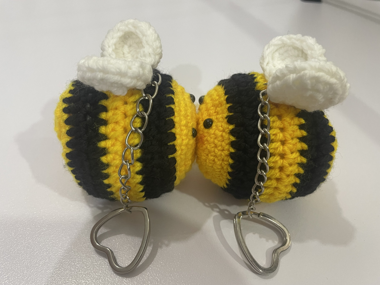 Magnetic honeybee couple keychains